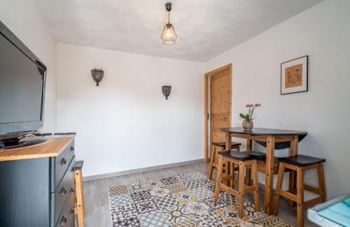 Lespignan Apartment | Gîte indépendant l'Orchidée