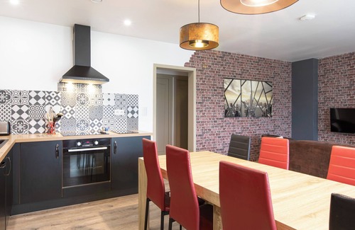 Beynat Apartment | Gîte Jean Scafer | Heated swimming pool | Wifi | Farm animals | Playroom