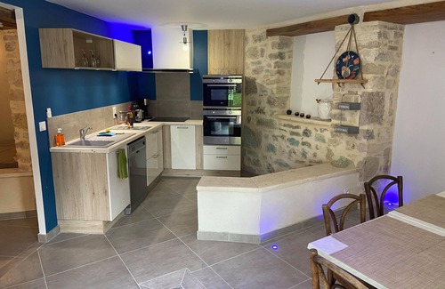 Barjac House | Gîte Léonie " Entre Cèze et Ardèche " 30430 BARJAC