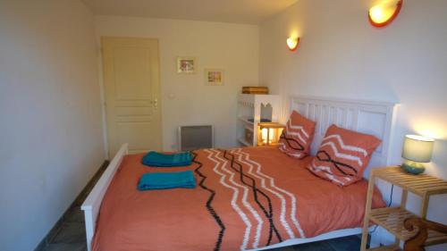Aouste-sur-Sye House | Gîte l échappée bleue Dromoise - la chambre