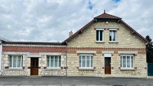 Coucy-le-Chateau-Auffrique House | Gîte la Maison de Fram