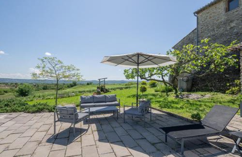 Saint-Sauveur-de-Cruzieres House | Gîte Les Vignes au Mas Dujau