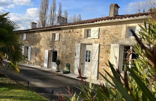 Taillant House | Gîte La baragane