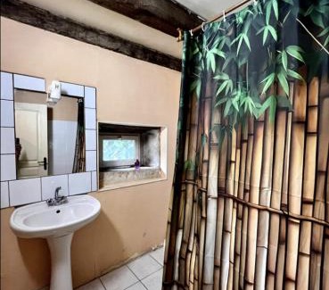 La Celette House | Gîte La Maison du Bout du Monde - Gîte en transition