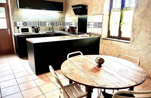 La Celette House | Gîte La Maison du Bout du Monde - Gîte en transition