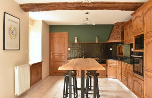 Ambrieres-les-Vallees House | Gîte La Mancellière - Maison familiale 12pers, grand jardin, jeux & pétanque - Pleine nature