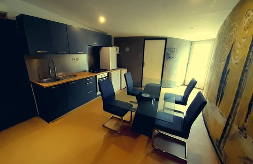 Saint-Santin-de-Maurs House | Gîte la Tourette