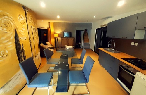 Saint-Santin-de-Maurs House | Gîte la Tourette