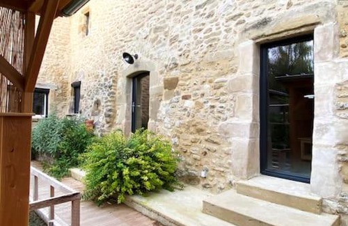 La Baume-Cornillane House | Gîte : La vieille bâtisse.
