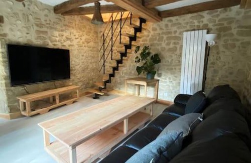 La Baume-Cornillane House | Gîte : La vieille bâtisse.