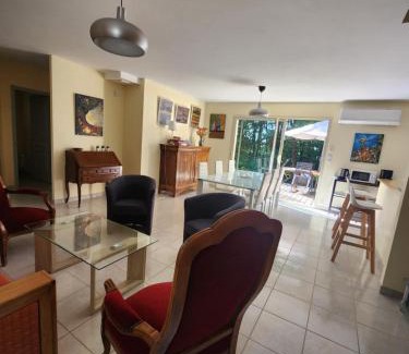 Lavergne Villa | Gîte La villa Le Petit Bois, près Rocamadour, Padirac