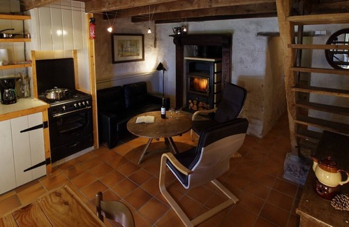 Hautefage House | Gîte Le Four a Pain Charlannes 5 pers