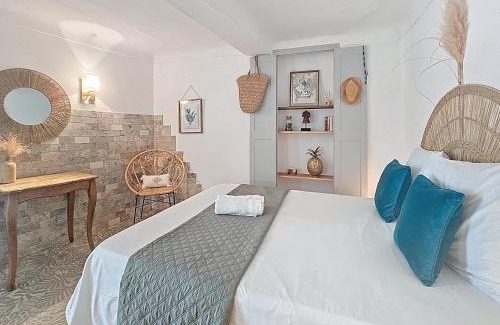 Saint-Cezaire-sur-Siagne Apartment | Gîte Le Figuier de Saint Ce Jardinet Terrasse Vue