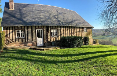 Vimoutiers Cottage | Gîte Le Normand (A magnificent view)