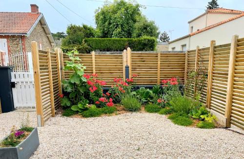 Pornic Apartment | Gîte Le Plessis Océan à 200m de la mer, parking privé et jardin clos
