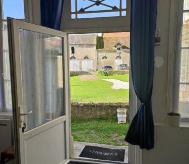 Creully House | Gîte Le Prieur é - COEUR DE BOURG - maison 48 M2