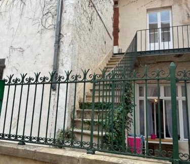 Avallon Apartment | Gîte Le Saint Père