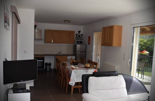 Ailhon Apartment | GÎte Les Cerisiers, 3 stars