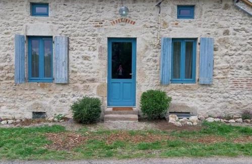Chavroches House | Gîte Les Hirondelles à Chavroches - 5 personnes, animaux acceptés - FR-1-489-574