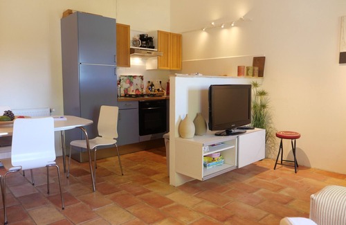 Valreas Cottage | Gîte Les Lavandes, Mas des Platanes, with heated pool