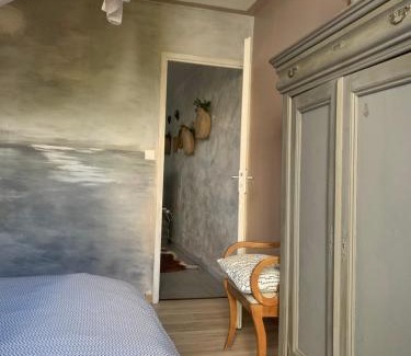 La Jarrie House | gîte les petits poissons verts et massages