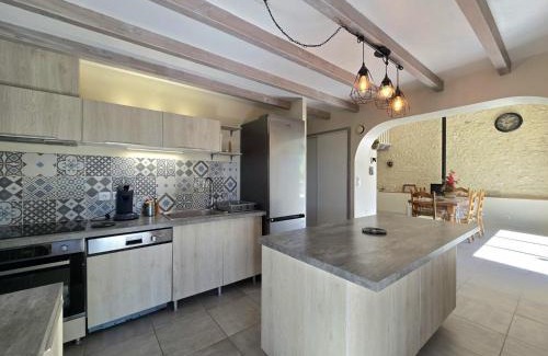 Comberanche-et-Epeluche House | Gîte lumineux avec jardin clos et parking - FR-1-616-495