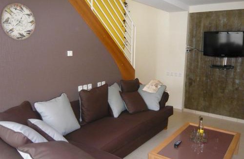 Rebeuville House | Gîte moderne à Rebeuville, proche Neufchâteau, 3 ch., accès PMR, pêche, WIFI, tout inclus - FR-1-589-157