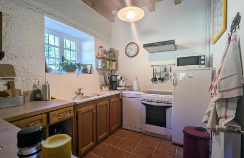 Le Chambon-sur-Lignon House | Gîte Nature au Chambon-sur-Lignon: Terrasse, Wifi, Proche Activités et Commerces - FR-1-582-137