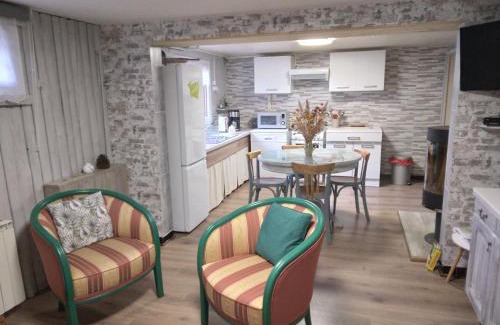 La Bourgonce House | Gîte Paisible au Cœur de la Forêt, Idéal pour 4 Pers avec Terrasse, Jardin et Activités Nature - FR-1-589-322