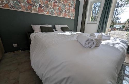 Lagnes House | Gîte Petit Luberon chez Manon en Luberon - Vacation rental in guest house
