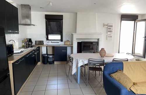 Sainte Gemme House | Gîte Pommier 7 Personnes, au Calme, Piscine