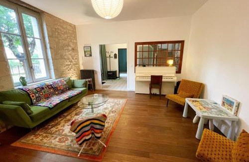 Montlouis-sur-Loire House | Gîte proche châteaux, jardin, parking, max 4 pers - FR-1-381-631