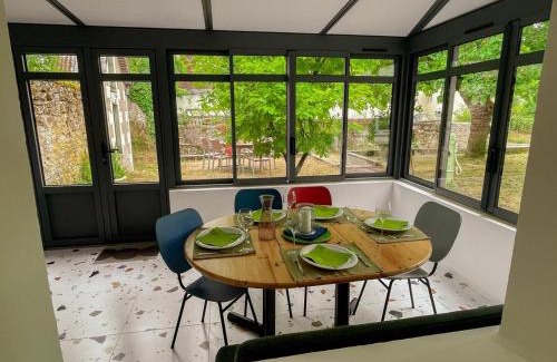 Montlouis-sur-Loire House | Gîte proche châteaux, jardin, parking, max 4 pers - FR-1-381-631
