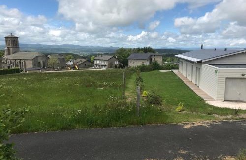 Le Mas-de-Tence House | Gîte rénové avec terrasse, randonnées et activités culturelles en Haute-Loire - FR-1-582-470