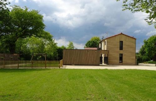 Bourneau House | Gîte rénové avec jardin et terrasse près de Thiré, festival de musique baroque, idéal pour familles - FR-1-426-538