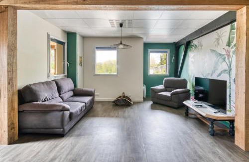 Montreuil-Bellay Apartment | Gîte Ruelle aux Vaches - Avec piscine partagée