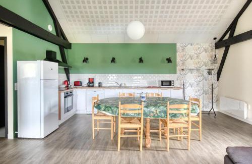 Montreuil-Bellay Apartment | Gîte Ruelle aux Vaches - Avec piscine partagée
