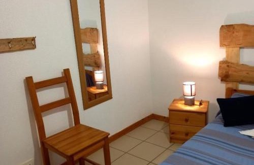 Saint-Heand House | Gîte rural 2 chambres avec jardin, terrasse, wifi, animaux acceptés - FR-1-496-130