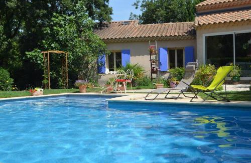 Rochefort-du-Gard House | Gîte sous les chênes : pour un séjour ressourçant