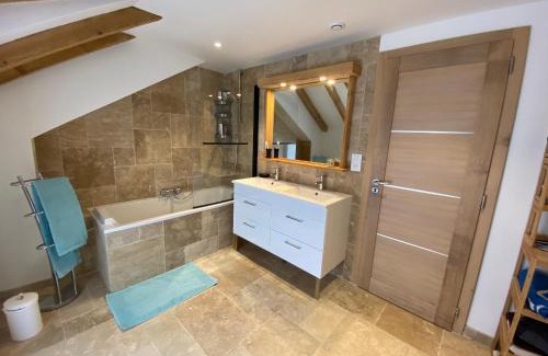 Vagney House | Gîte spacieux 10 pers à Vagney - Sauna, jeux, proche Gérardmer - FR-1-589-400