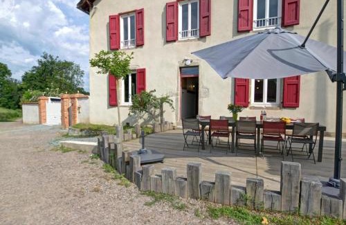 Mornand-en-Forez House | Gîte spacieux avec piscine, animaux acceptés, Wi-Fi et parking privé - FR-1-496-265