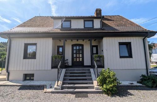 Saulcy-sur-Meurthe House | Gîte spacieux, confort moderne, jardin paisible - FR-1-589-695