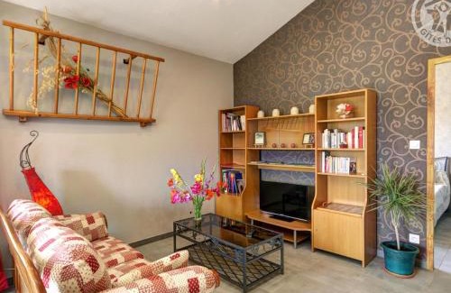 Genilac House | Gîte tout équipé avec terrasse, jardin et prestations de qualité près de Genilac - FR-1-496-114