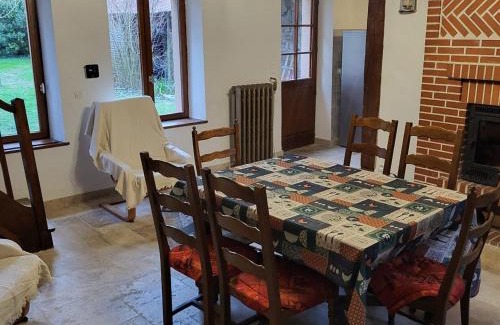 Rosnay House | Gîte typique avec étang privé, linge et ménage inclus, Wi-Fi et animaux gratuits - FR-1-591-378