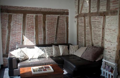 Sigloy House | Gîte Val de Loire avec piscine chauffée, tennis, WIFI, BBQ - FR-1-590-125