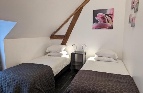 Sigloy House | Gîte Val de Loire avec piscine chauffée, tennis, WIFI, BBQ - FR-1-590-125
