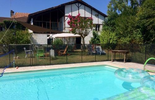 Sault-De-Navailles House | Gîte Vanakam 3 étoiles- jolie maison béarnaise 9 personnes avec piscine