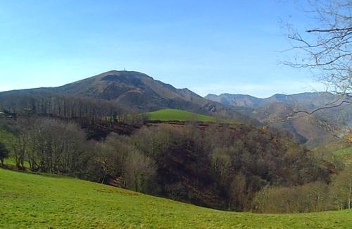 Osses House | Gîte Xuritenborda 7 personnes avec vue exceptionnelle sur les montagnes basque