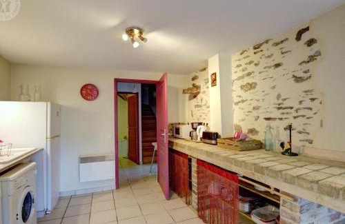 La Terrasse-sur-Dorlay House | Gîtes au cœur du Parc du Pilat, parfait pour les familles et amateurs d'activités en plein air - FR-1-496-72