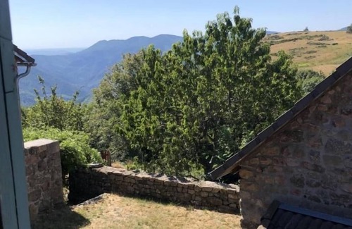 Pied-de-Borne House | Gîtes de France 2 Épis 4 Pers à la Beyssière